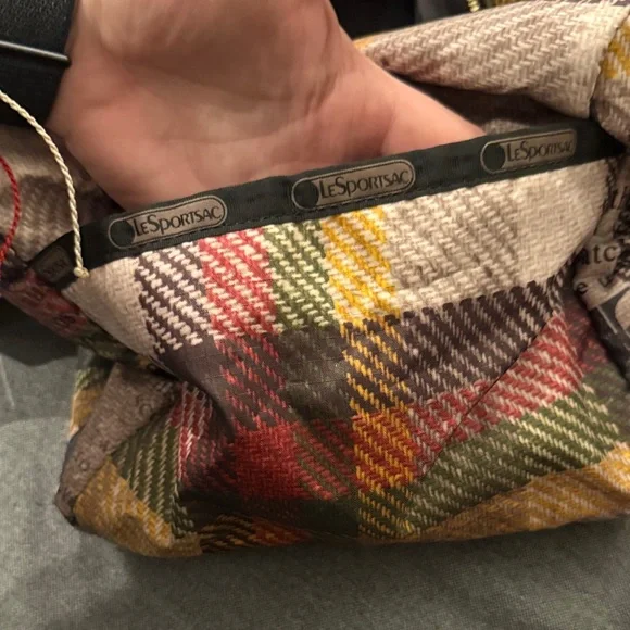 LeSportsac L.A.M.B Barrell Purse - Picture 10 of 14